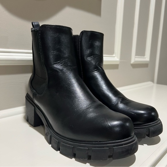Black Chelsea Ankle Boots Size 8 - Picture 3 of 7